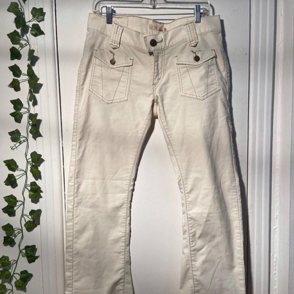 Levi’s LOW RISE FLARE 504 jeans (cream)